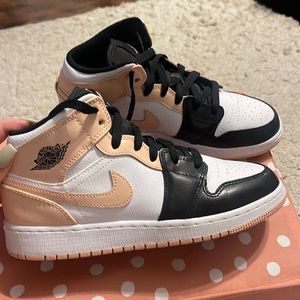 Nike Air Jordan Mids coral